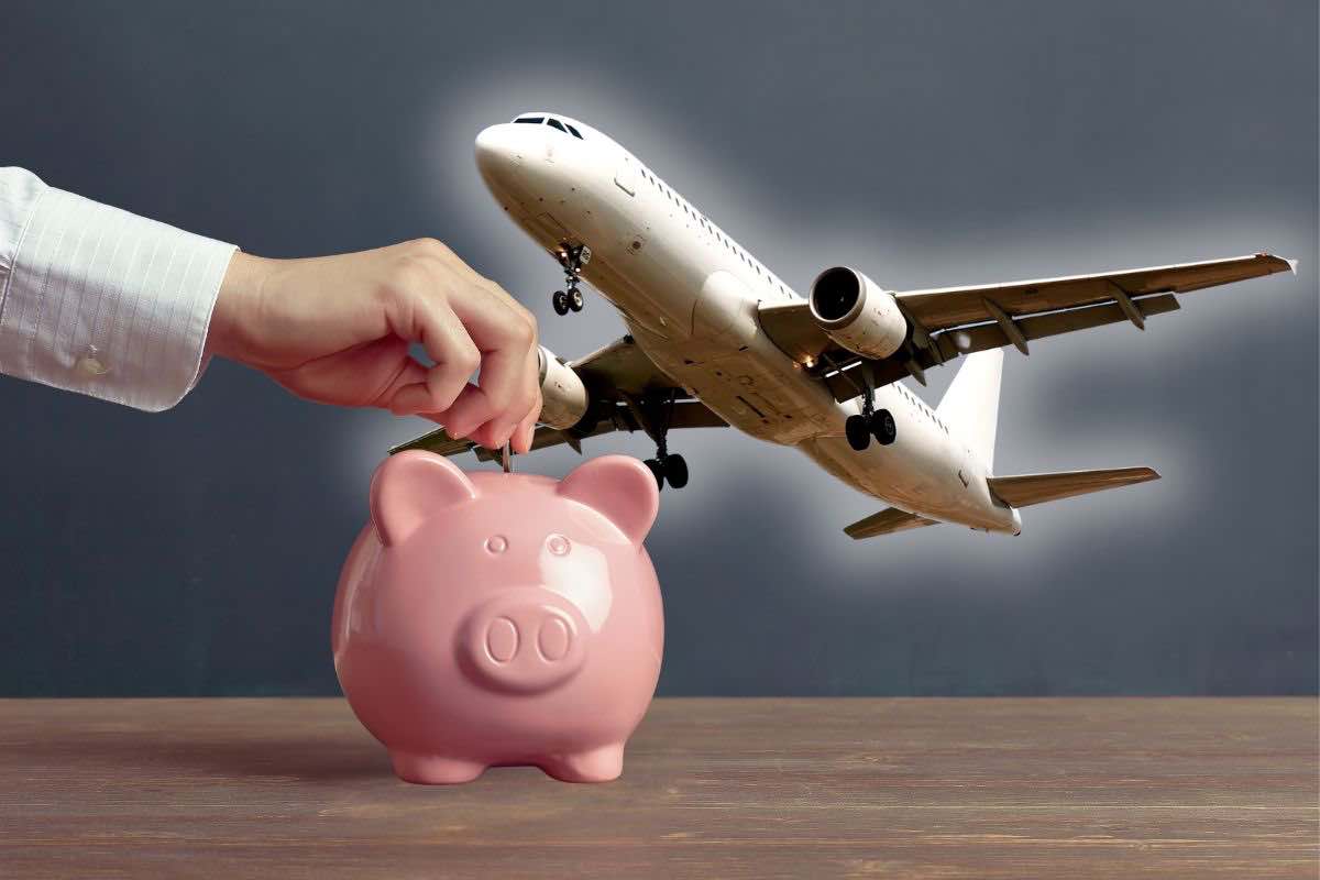 Salvadanaio e aereo