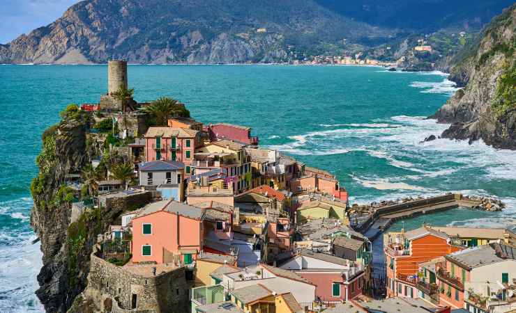 Scorcio di Vernazza sul mare