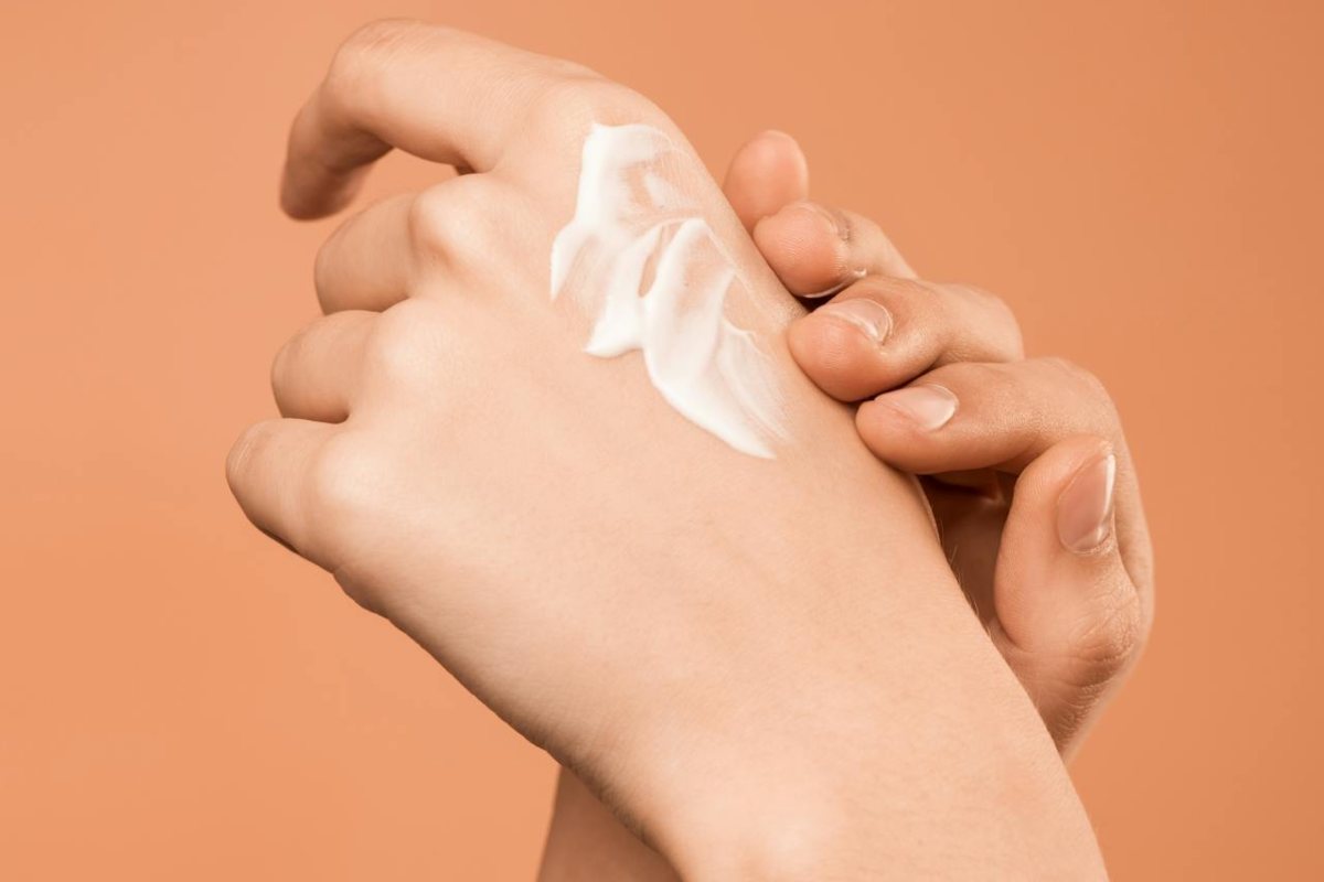 Crema sulle mani