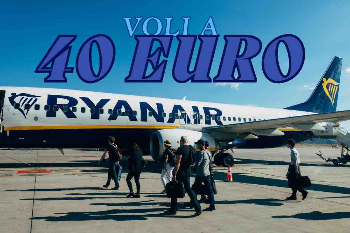Aereo Ryanair e scritta 'voli a 40 euro'