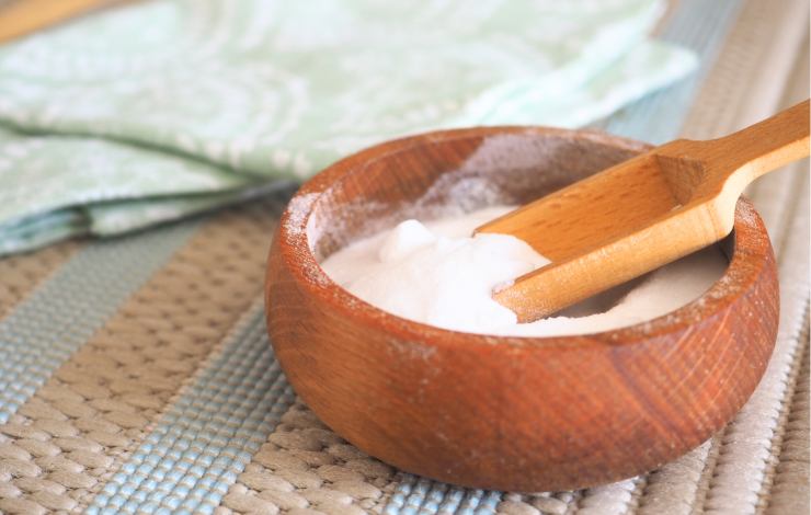 amido di mais in ciotola e tessuti 