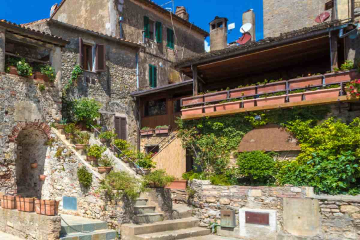 Case e strate di Capalbio in Italia