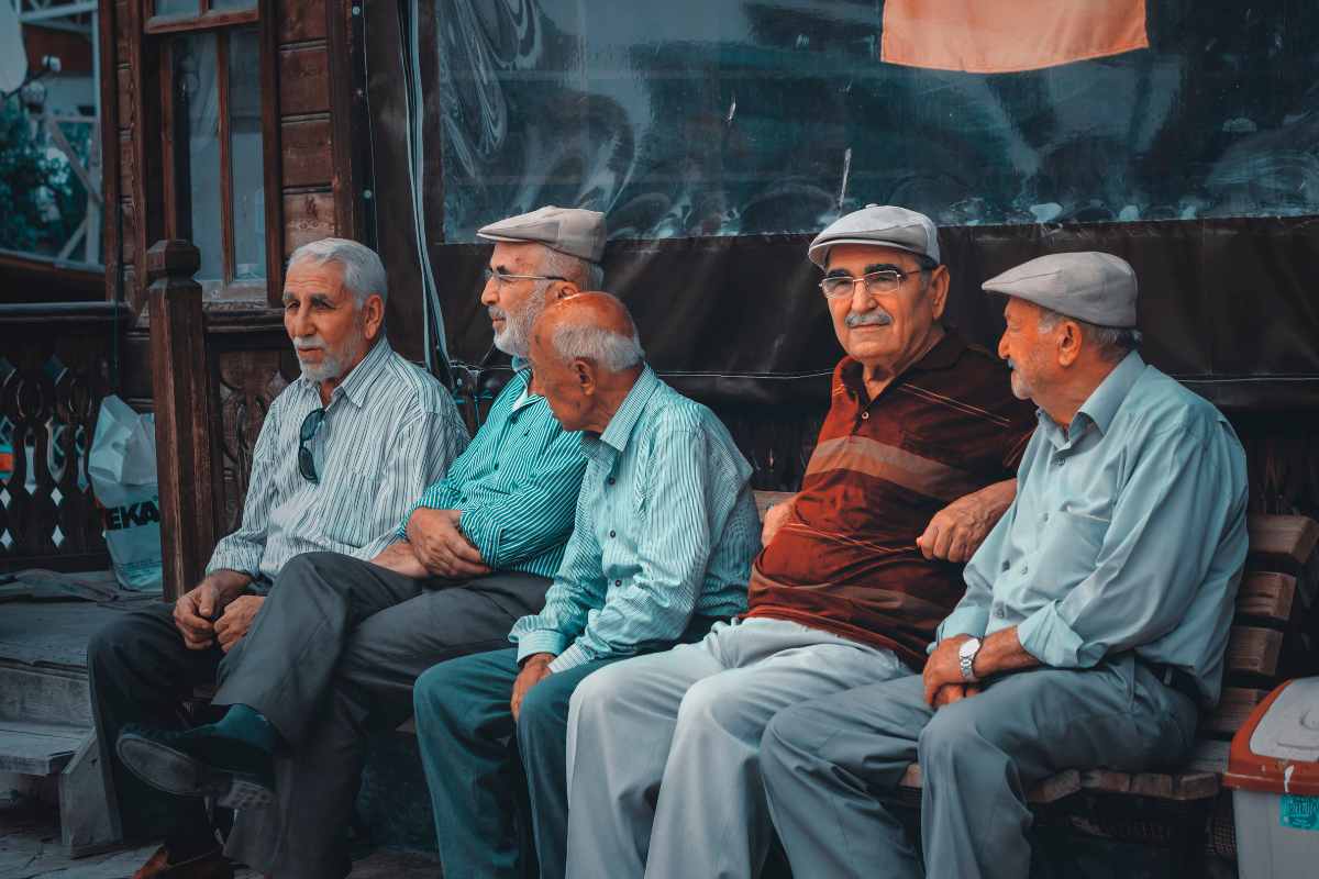 gruppo di persone anziane