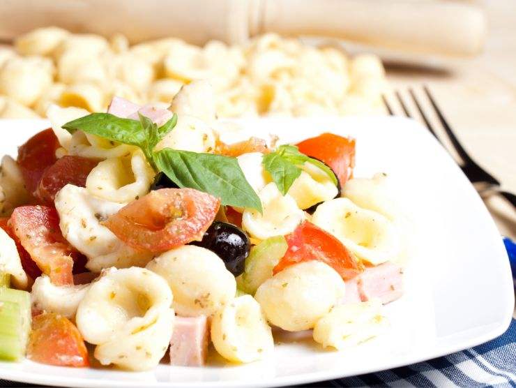 piatto di orecchiette alla caprese