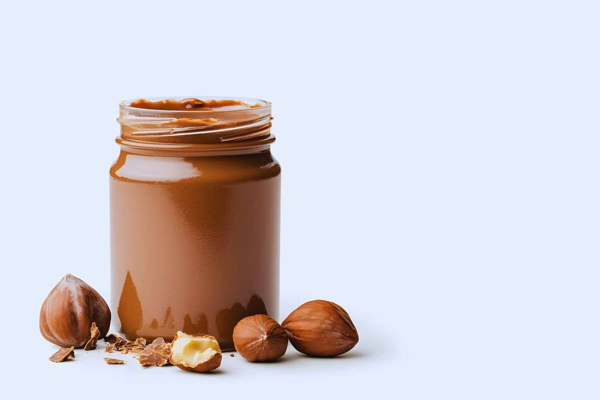 Barattolo di crema alle nocciole