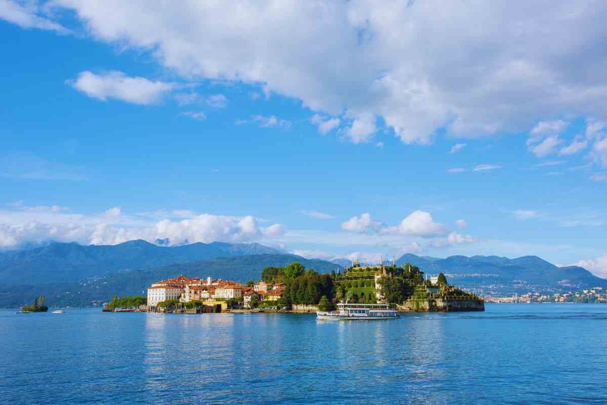Isolotto al centro del Lago Maggiore