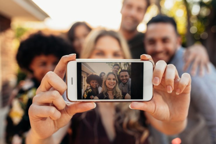 Selfi tra amici da modificare con Nano Banana