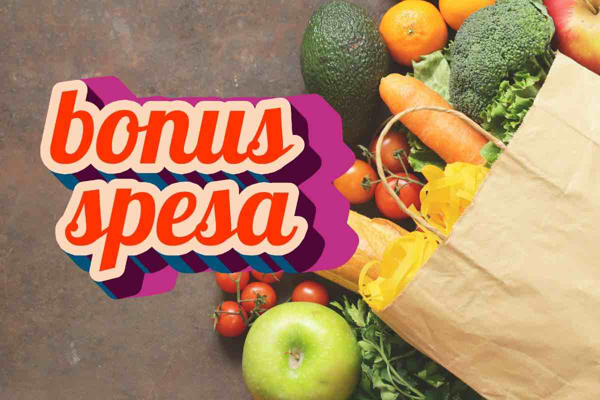 Sacco della spesa pieno di ortaggi e scritta bonus spesa