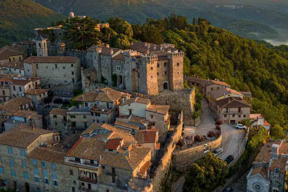 borgo collalto sabino visto dall'alto