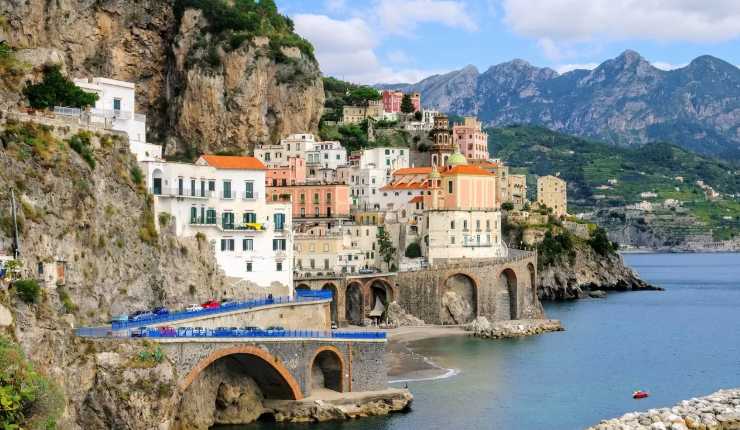 Borgo di Atrani sul mare