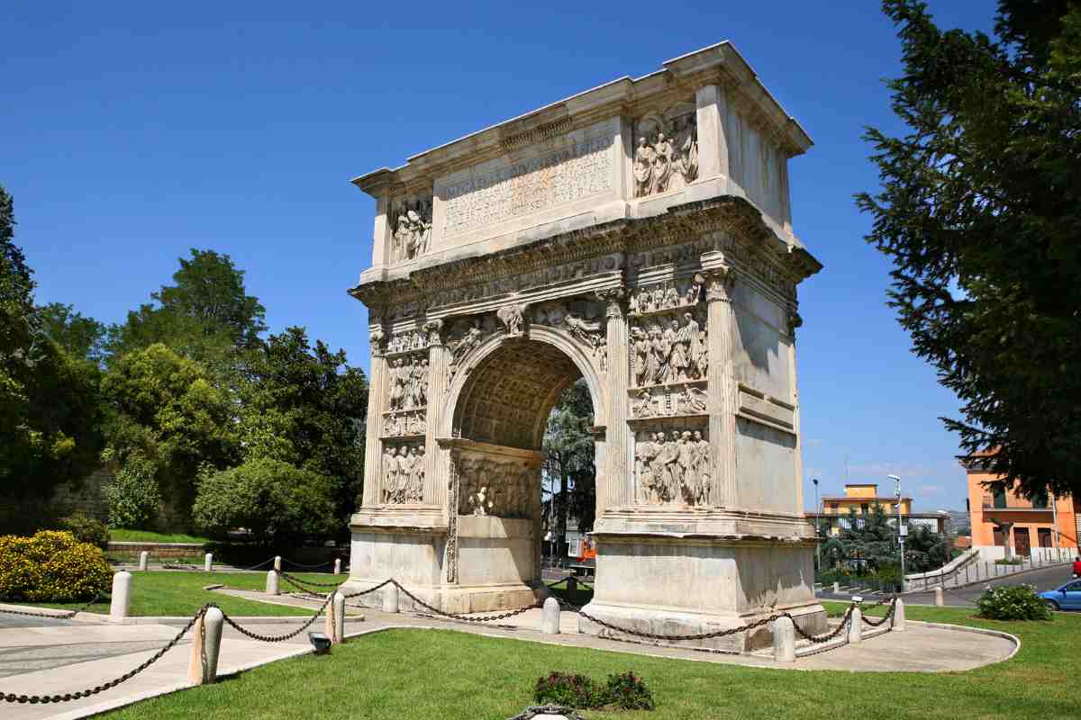arco di traiano a benevento