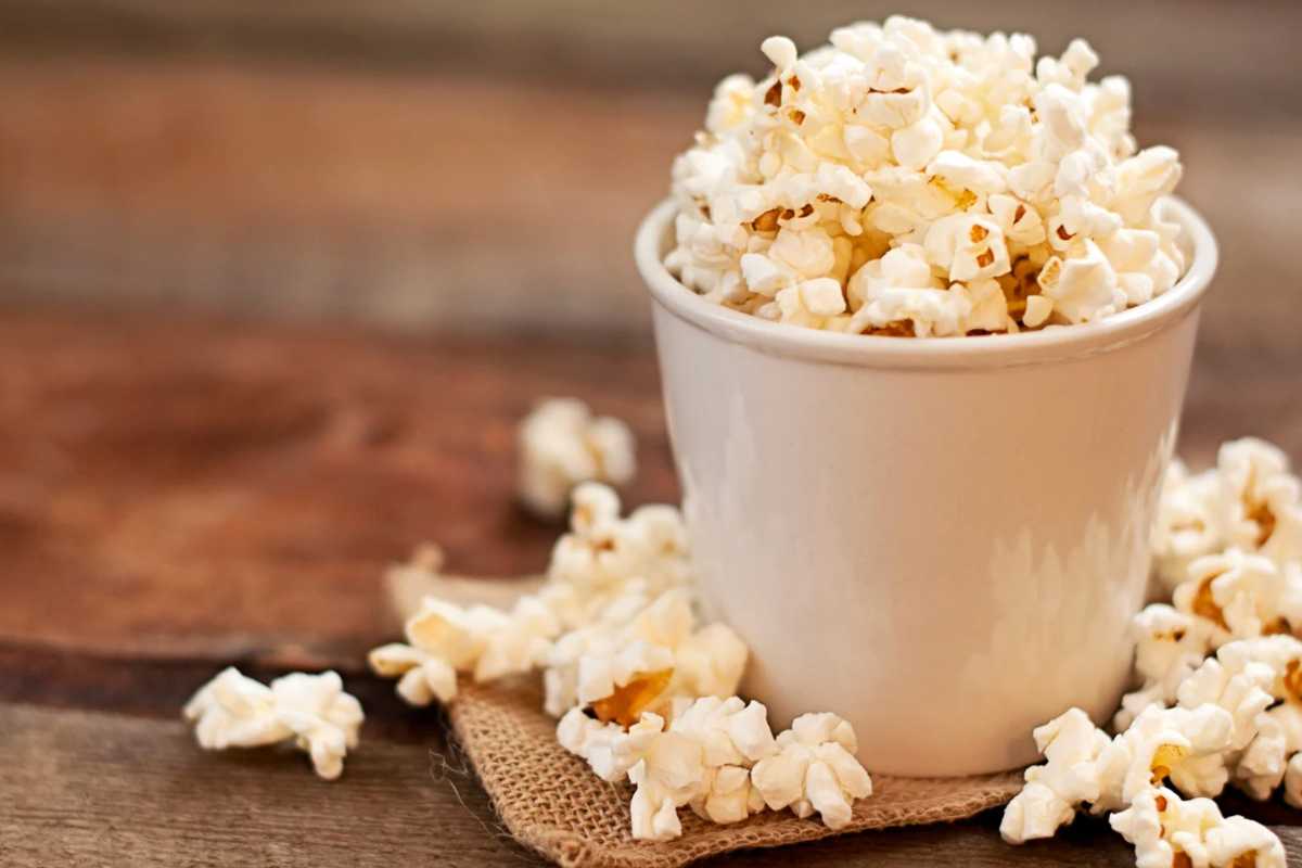 Bicchiere con popcorn