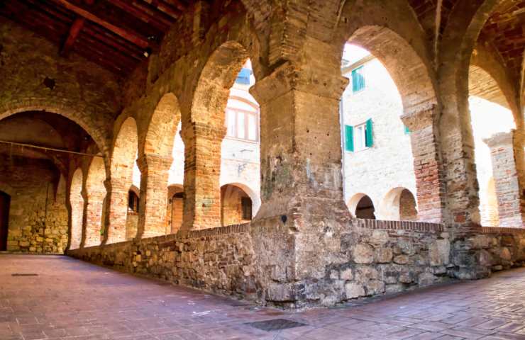 chiostro si suvereto