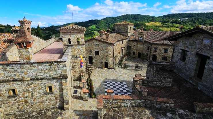 Votigno di Canossa, borgo tibetano visto dall'alto