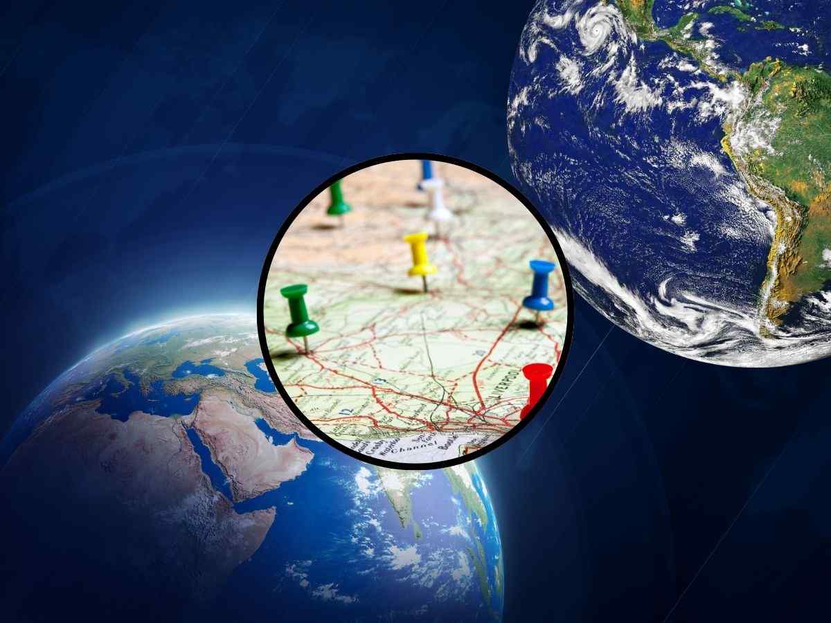 sfondo due mondi e tondo con tappe itinerario di viaggio