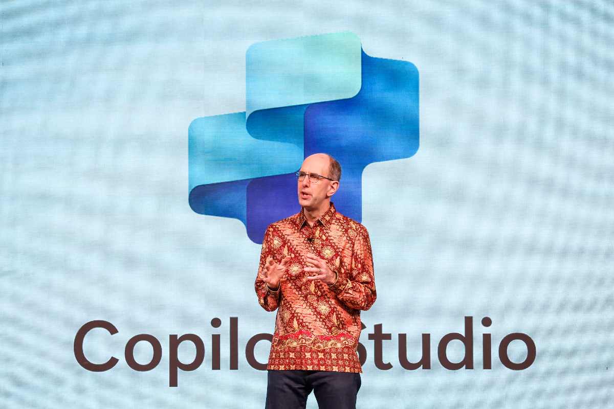 vice presidente microsoft che presenta funzionalità Copilot
