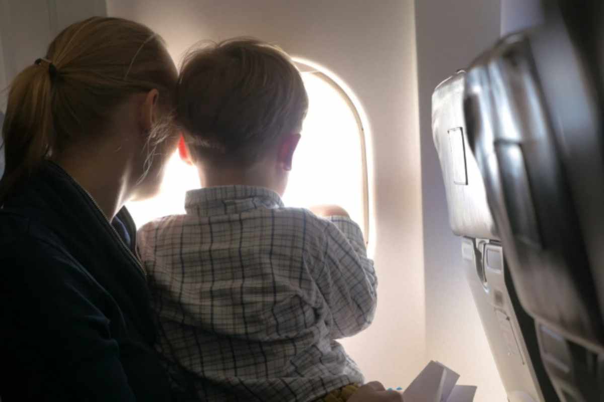 viaggiare in aereo con bambini