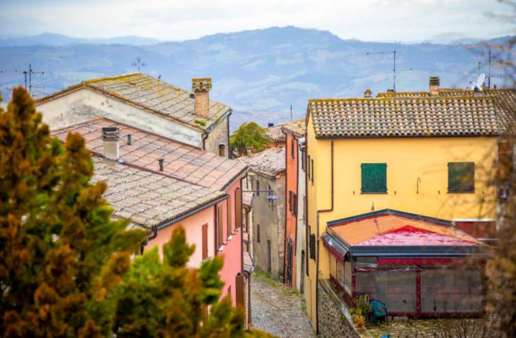 il borgo in cui si trova il castello di azzurrina