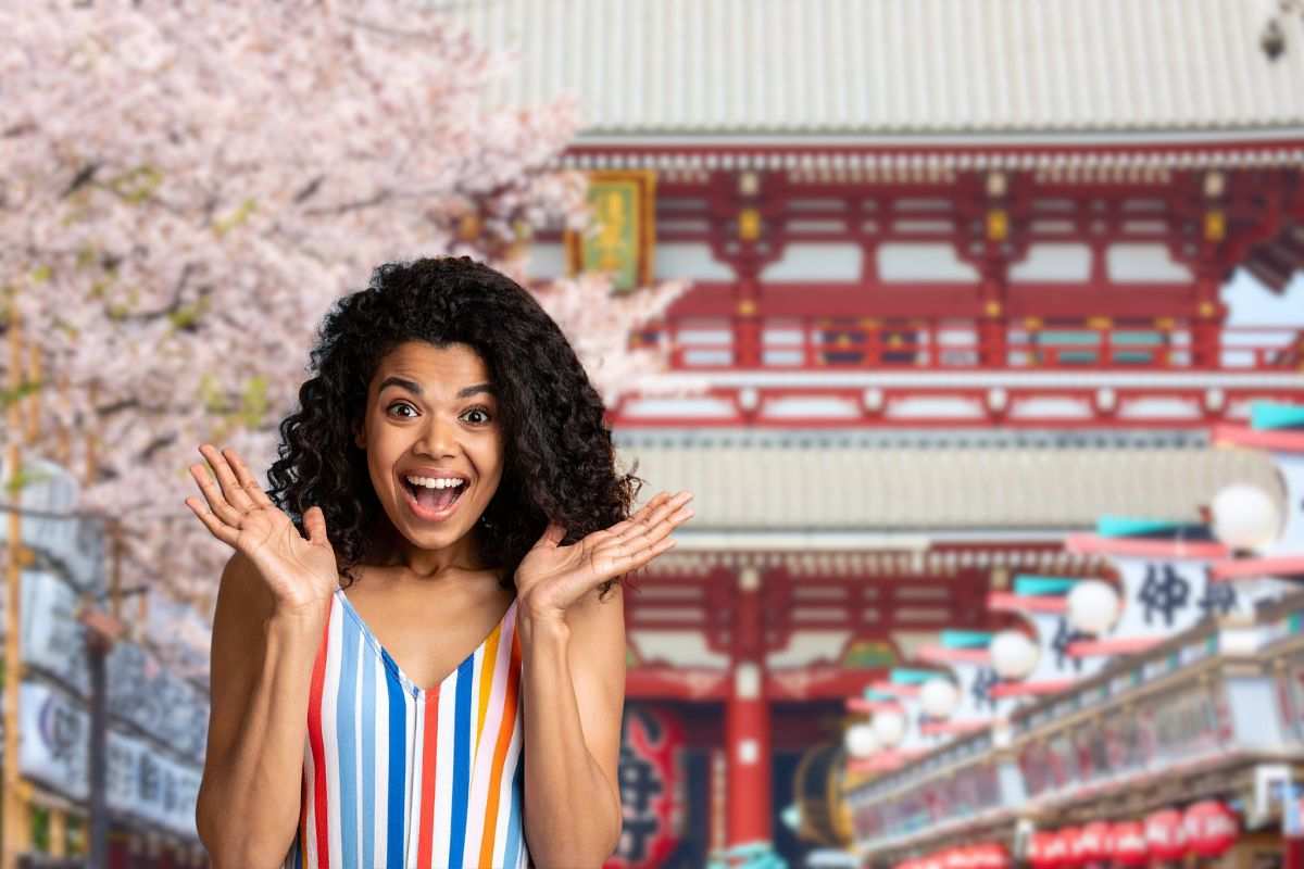 donna stupita e tempio di tokyo