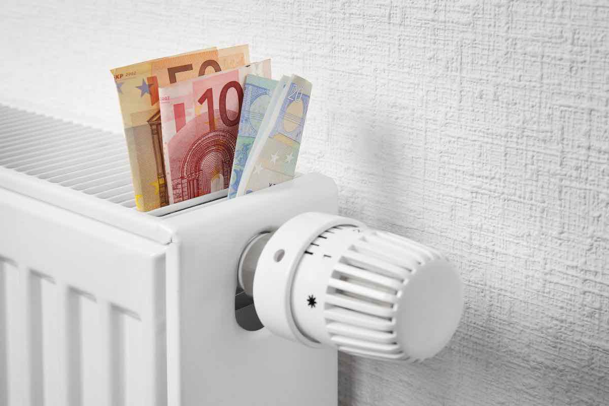 Termosifone con banconote Euro dentro