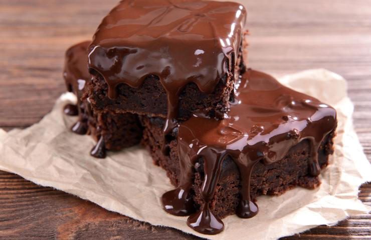 brownies con glassa al cioccolato