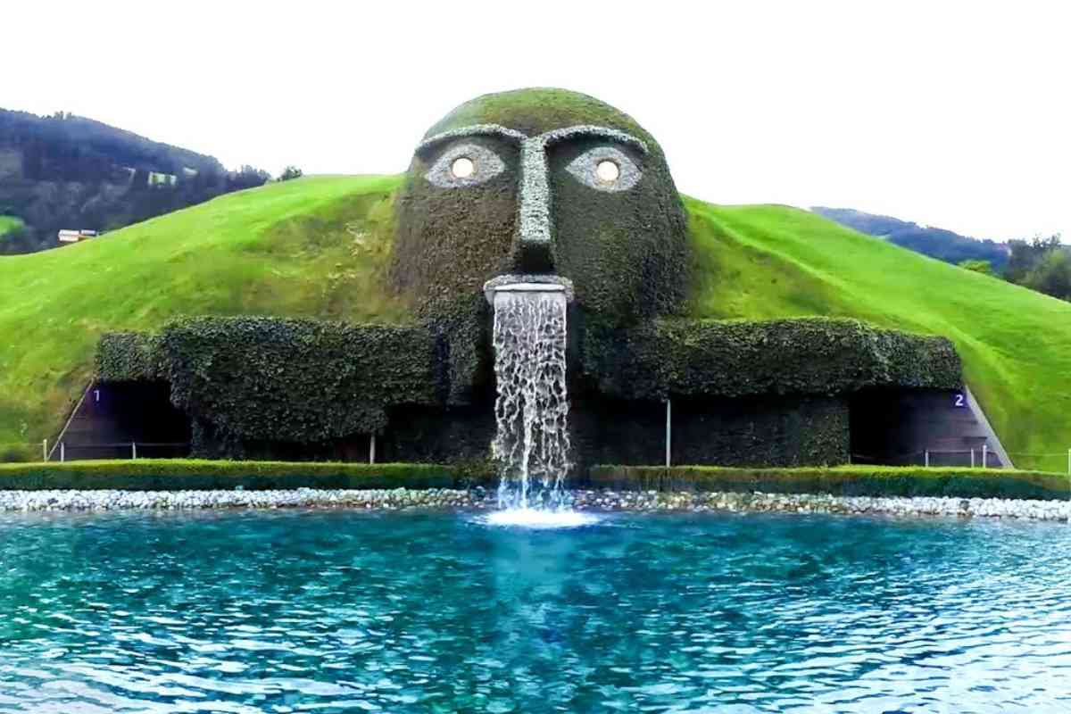 “Gigante” dei Mondi di Cristallo Swarovski