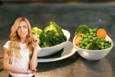 Donna, verdure in ciotola