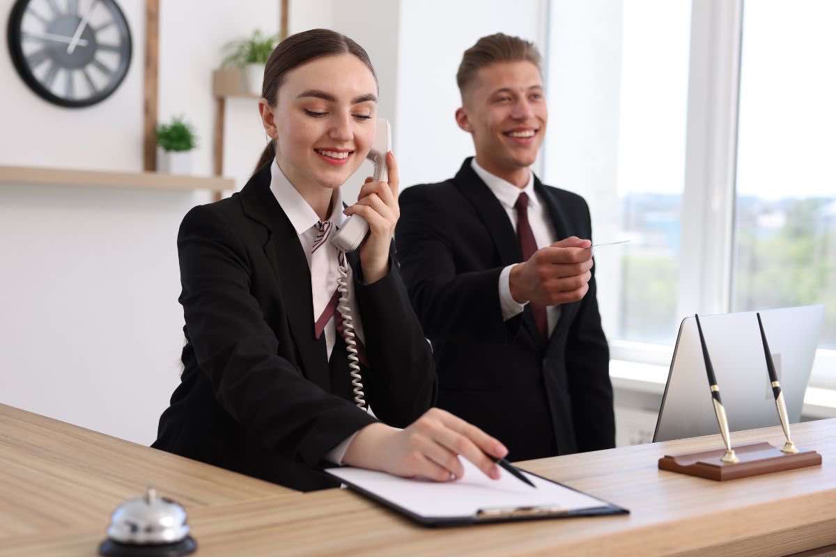 Receptionist albergo 