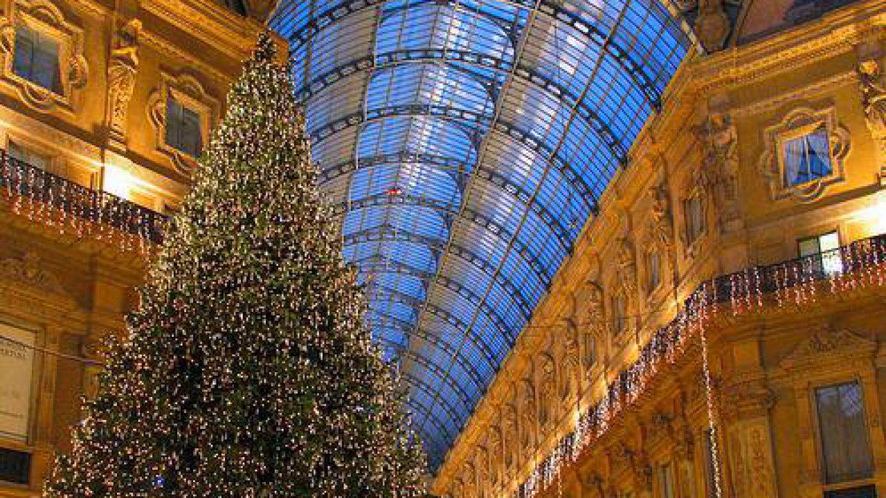 Immagini Natalizie Milano.Shopping Di Natale A Milano La Guida Ai Mercatini E Ai Migliori Indirizzi Della Citta Viagginews Com